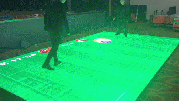 地面足球.gif